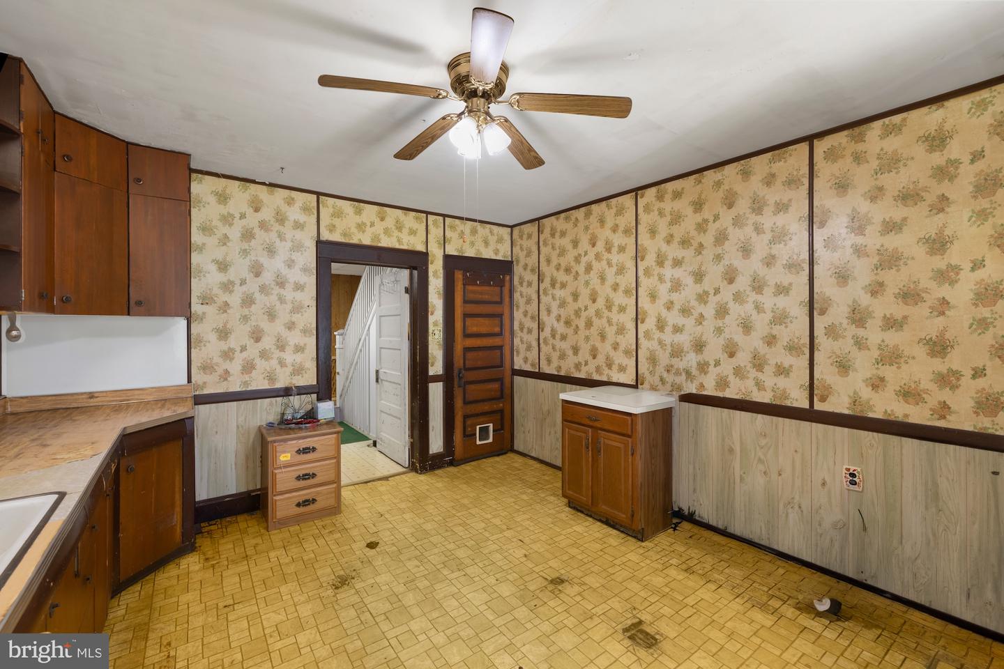593 Baltimore St Property Photo 18