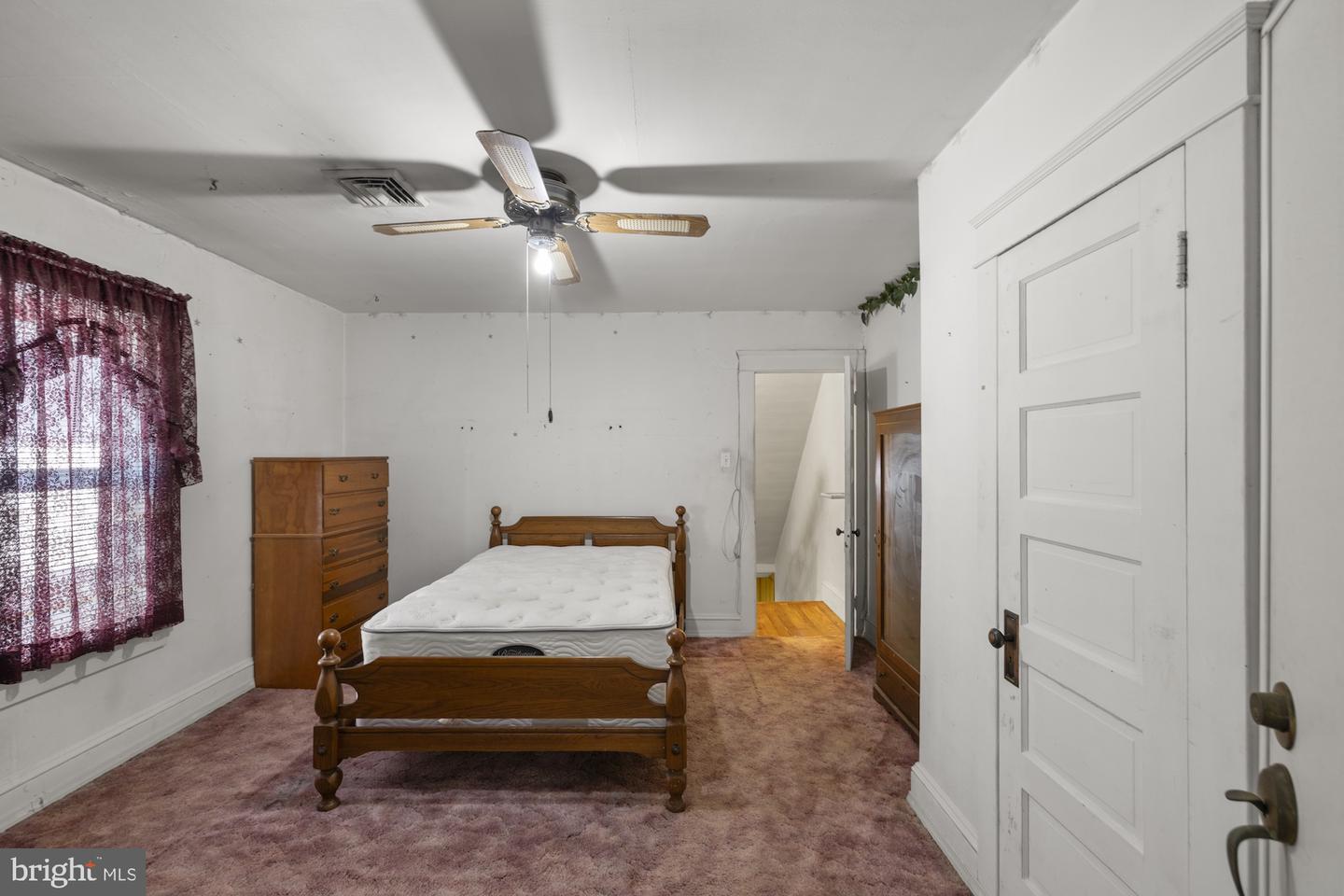 593 Baltimore St Property Photo 24