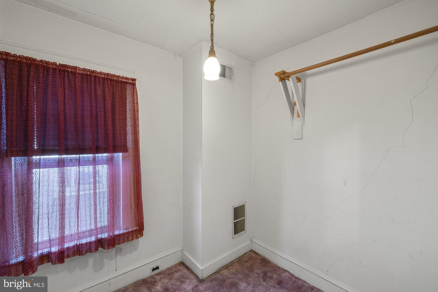 593 Baltimore St Property Photo 25