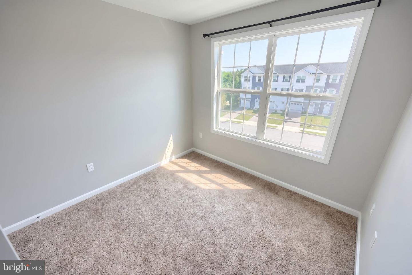 522 Charles Ave Property Photo 7