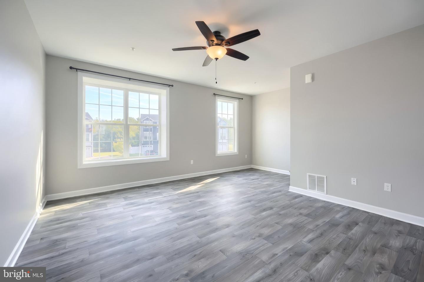 522 Charles Ave Property Photo 8