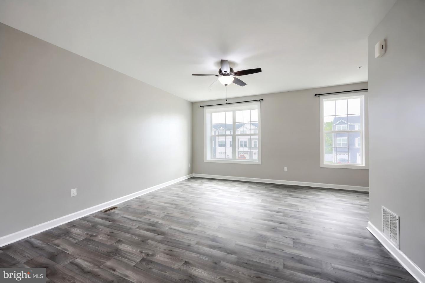 522 Charles Ave Property Photo 10