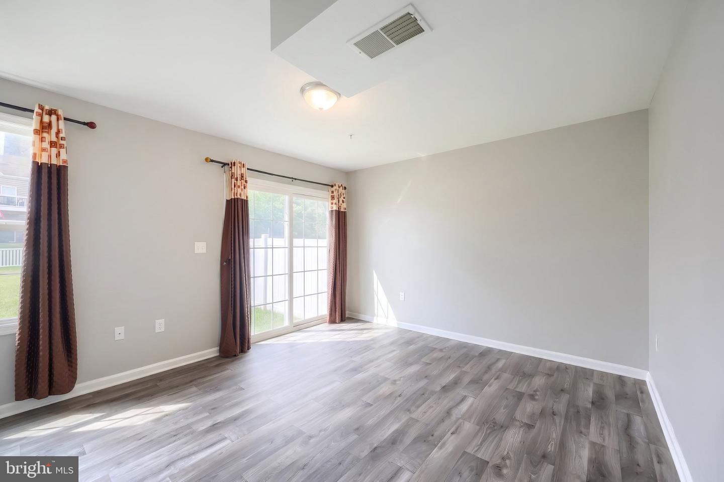 522 Charles Ave Property Photo 24