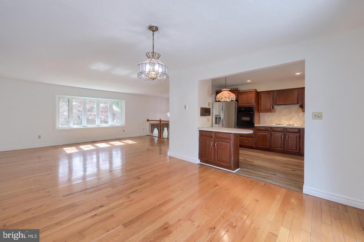 3495 Edenbridge Rd Property Photo 6