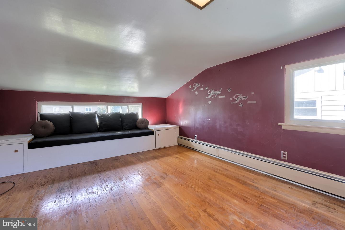 906 Northbriar Dr Property Photo 20