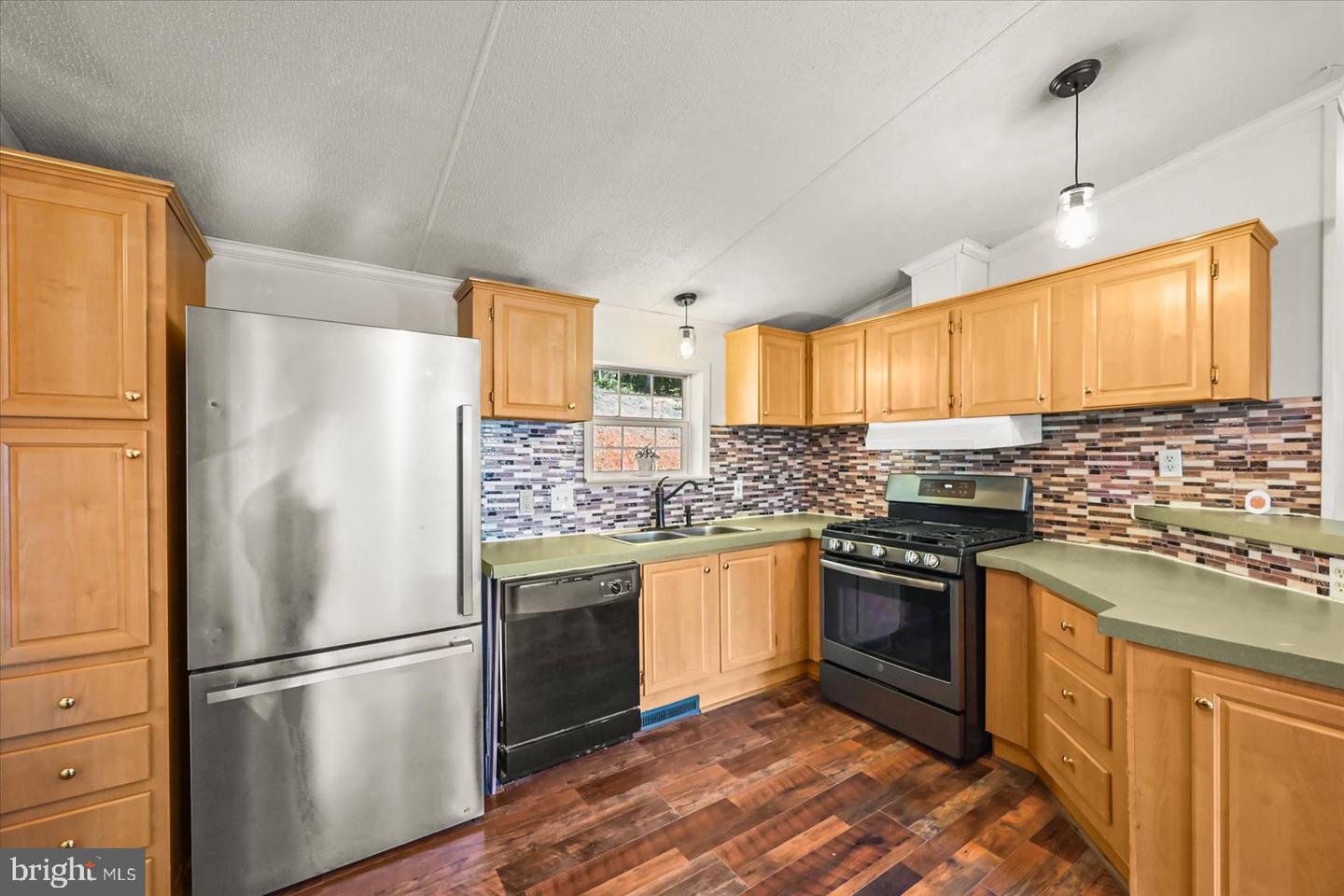 333 Tomlinson Rd Property Photo 12