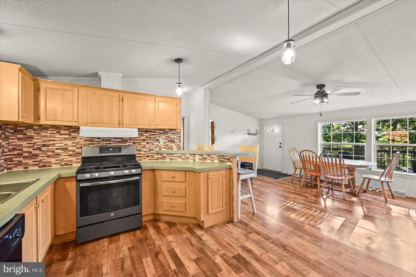 333 Tomlinson Rd Property Photo 14