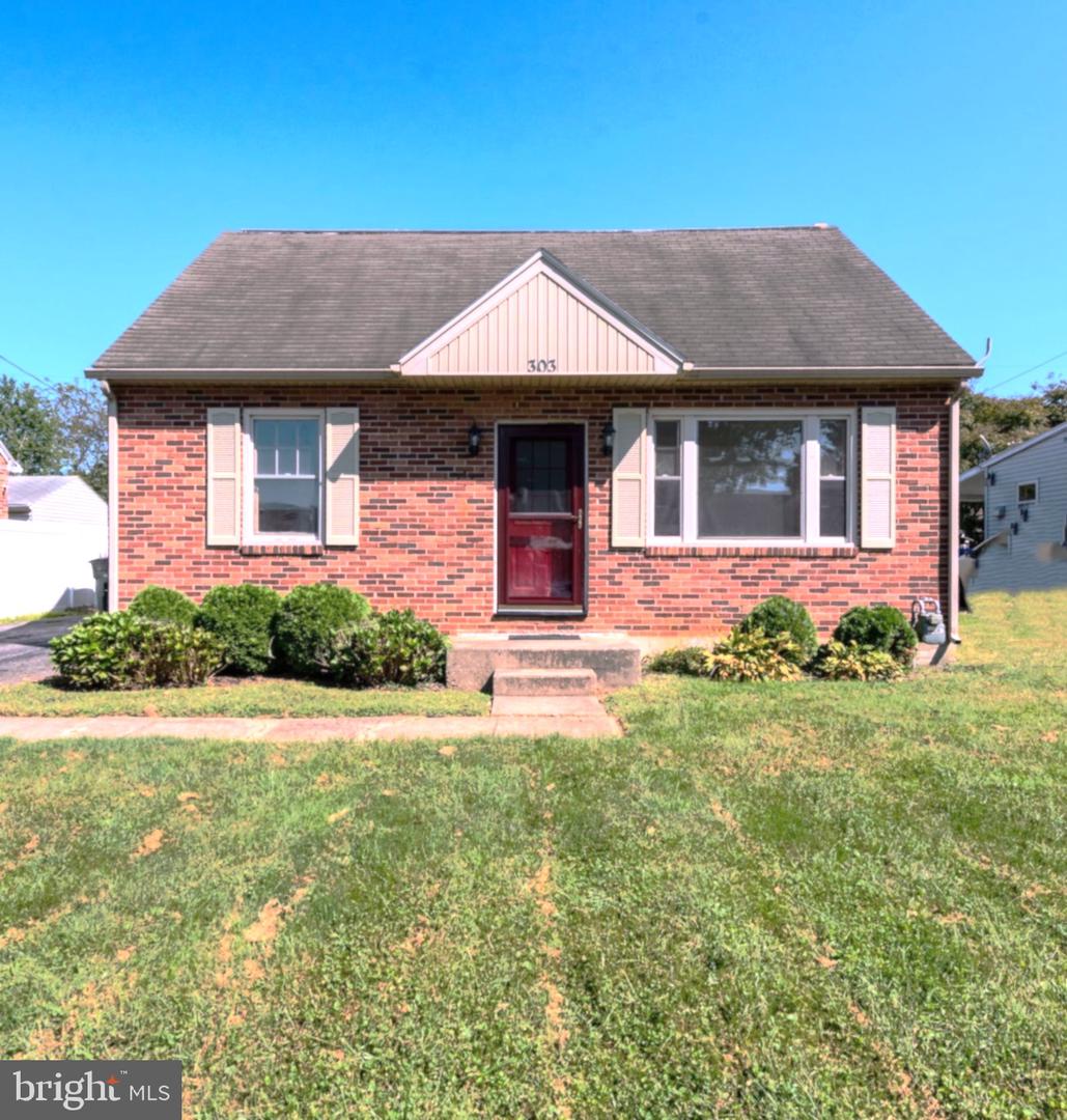 303 GREYSTONE RD Property Photo 1