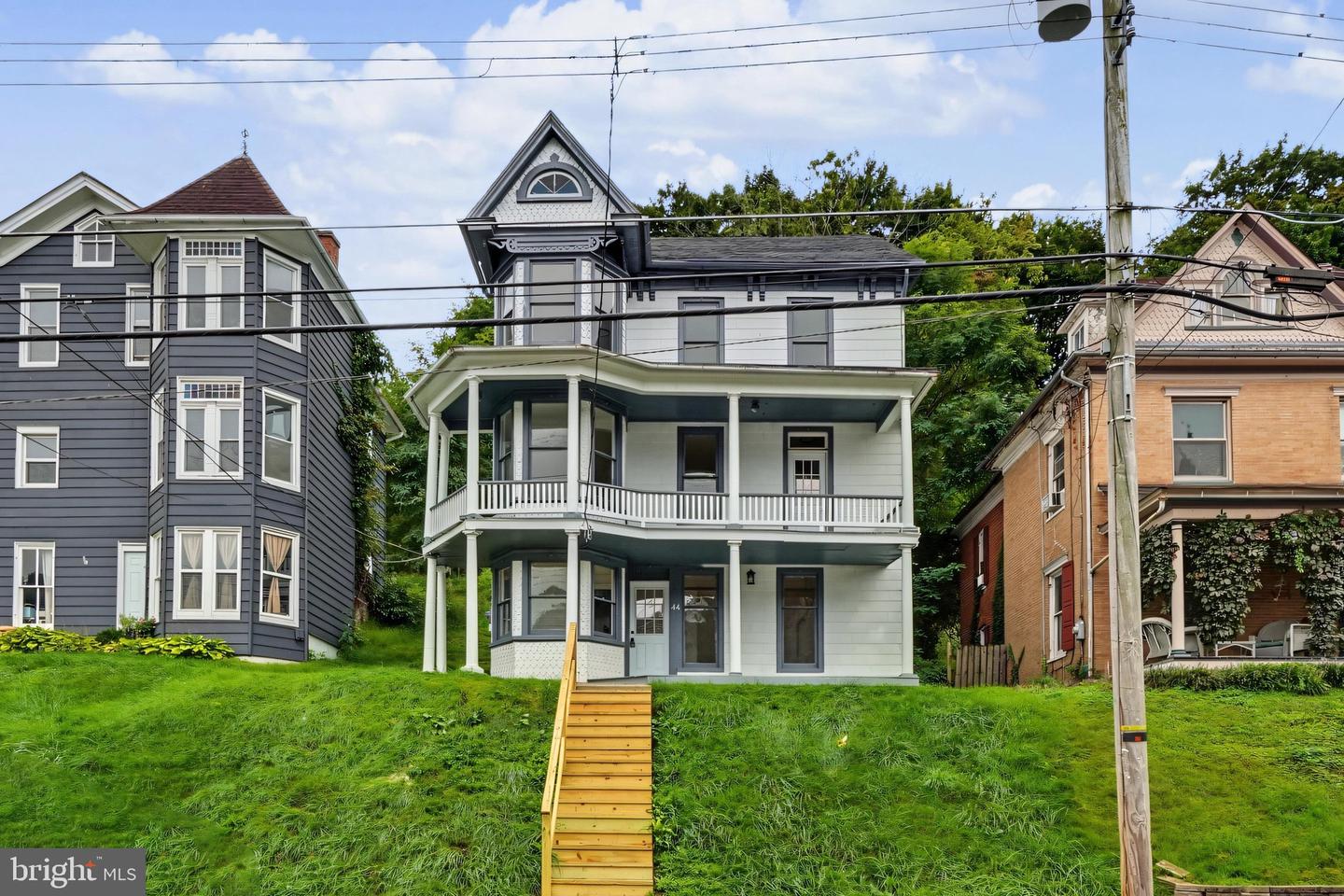 44 Hanover St Property Photo 1