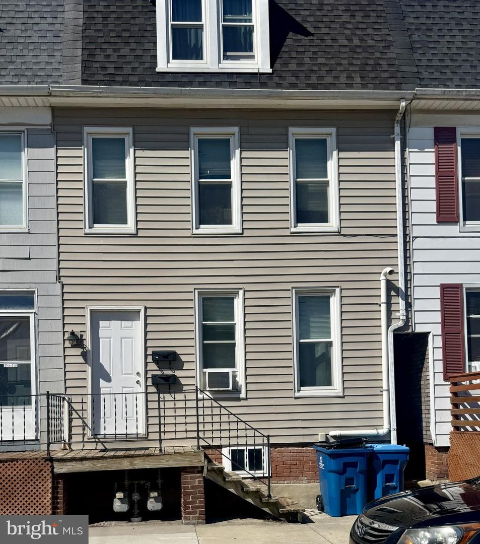 30 N SUMNER ST Property Photo 1