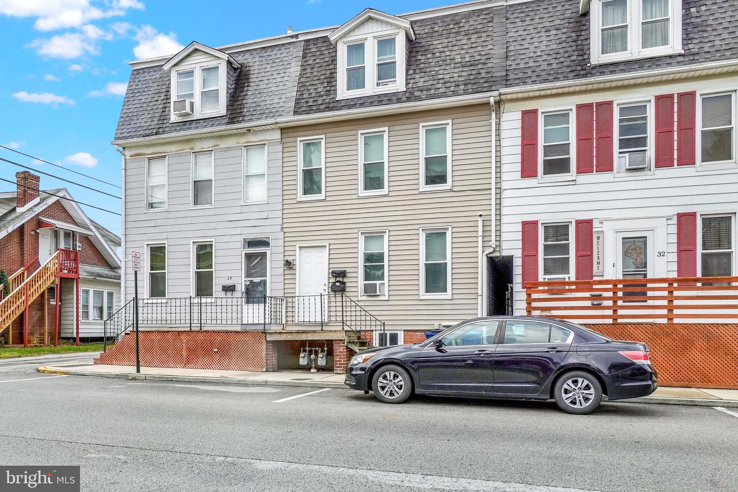 30 N Sumner St Property Photo 2