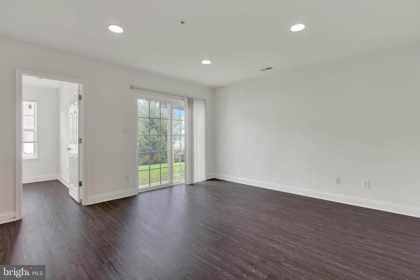1237 Stonehaven Way Property Photo 6