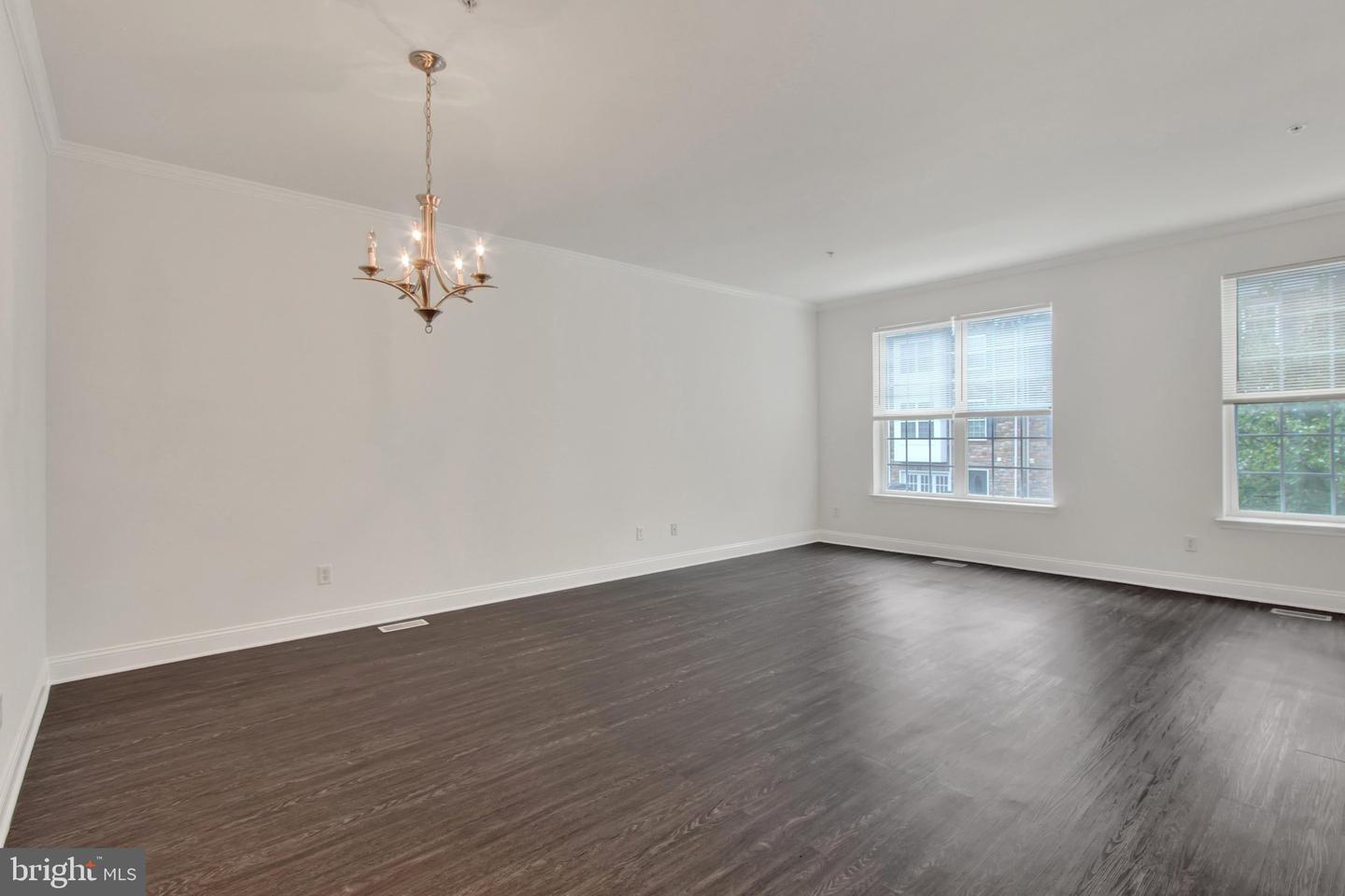 1237 Stonehaven Way Property Photo 11