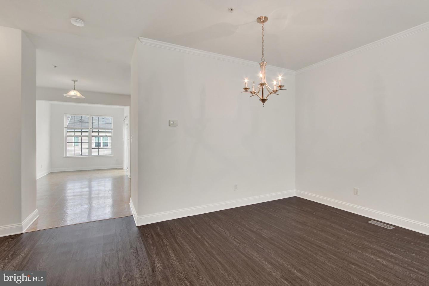 1237 Stonehaven Way Property Photo 13