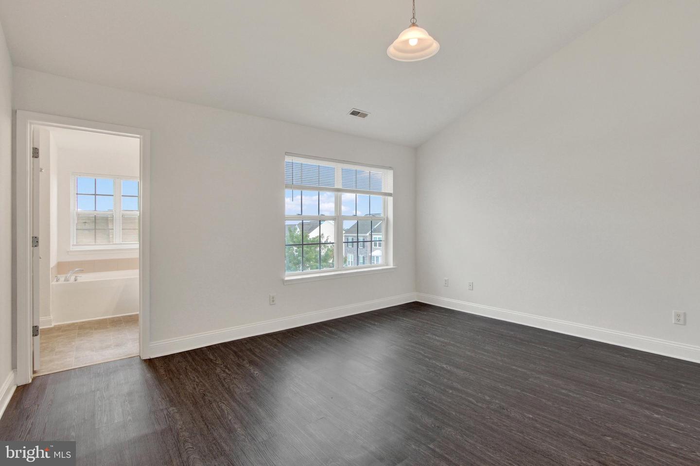 1237 Stonehaven Way Property Photo 16