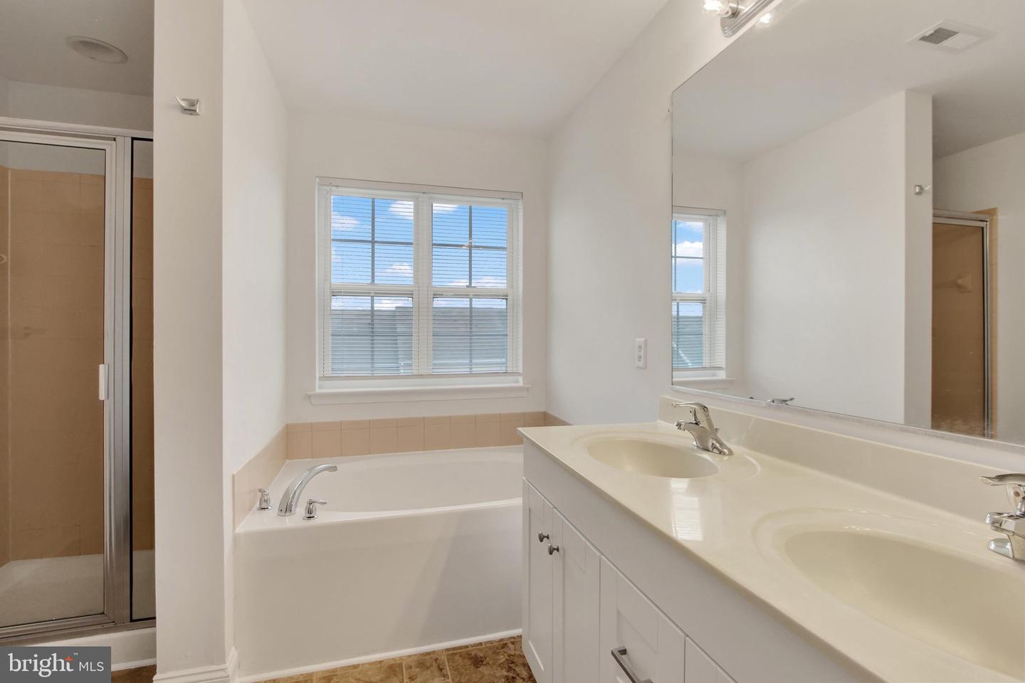 1237 Stonehaven Way Property Photo 18