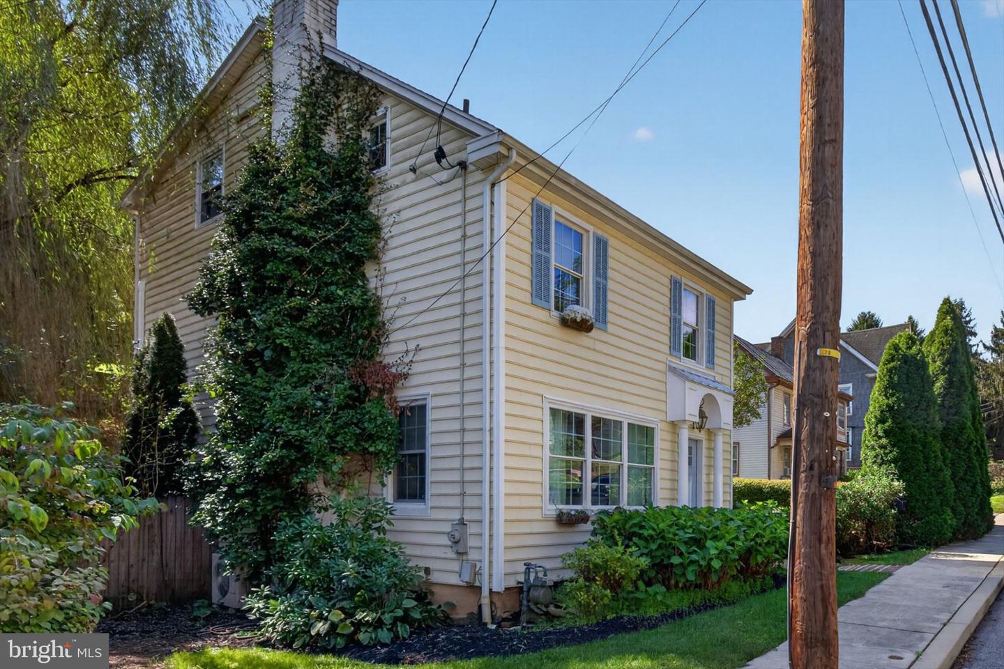 154 Hanover St Property Photo 3