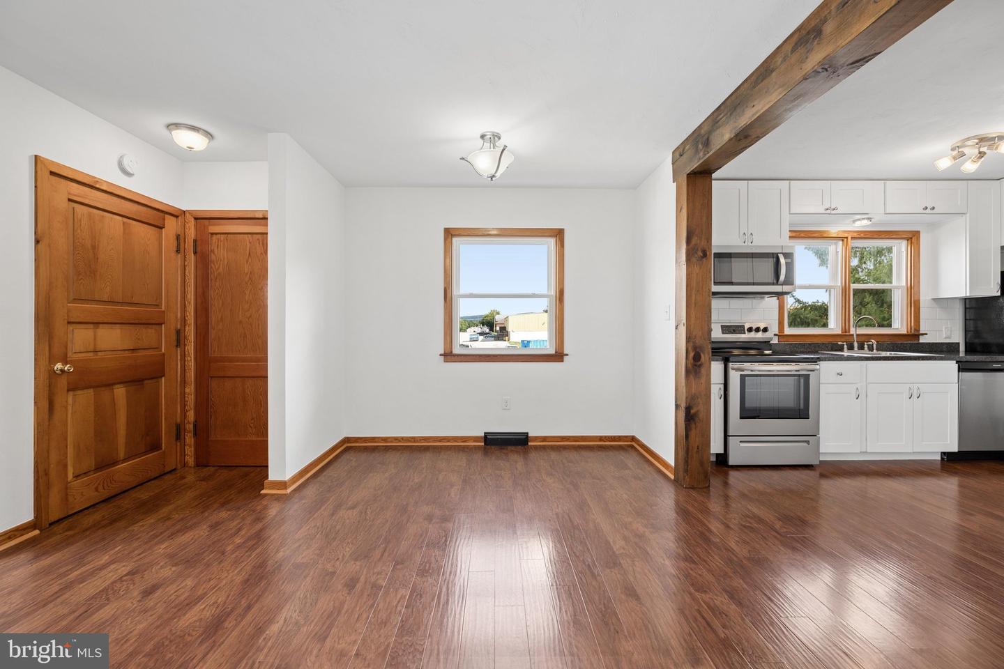 625 Gay St Property Photo 4