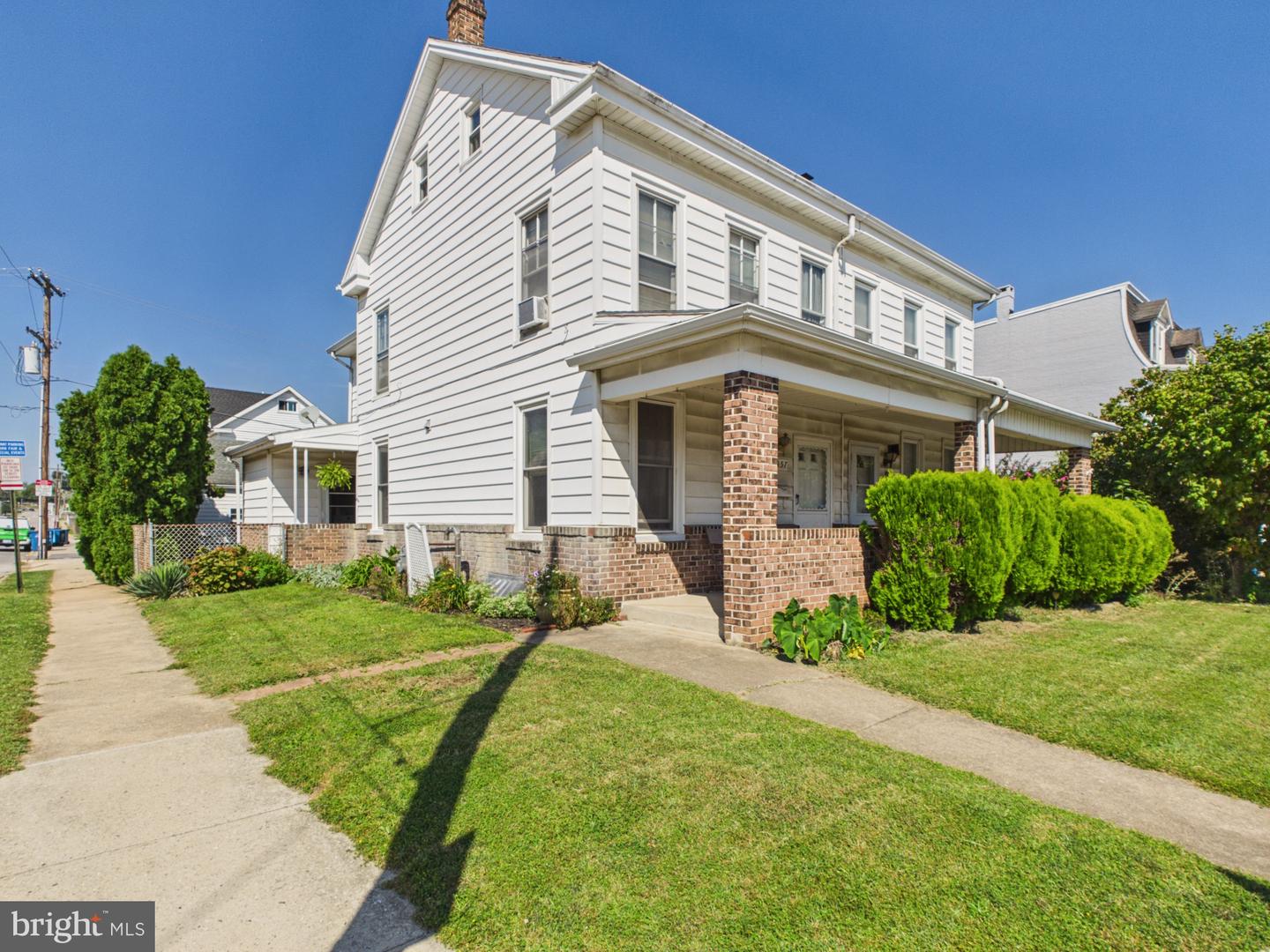 1357 W PHILADELPHIA ST Property Photo 1