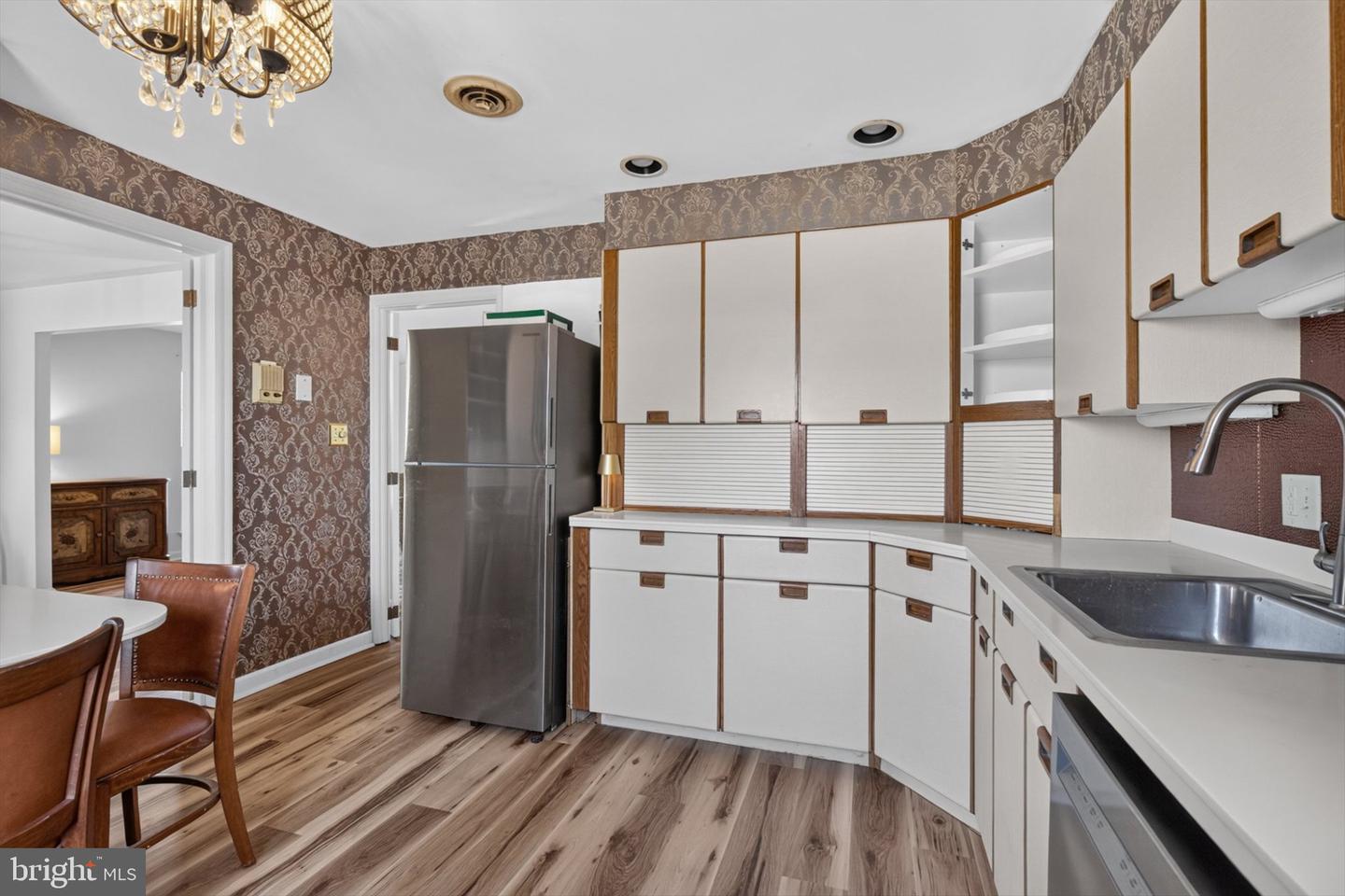 1000 Country Club Rd #a2 Property Photo 12