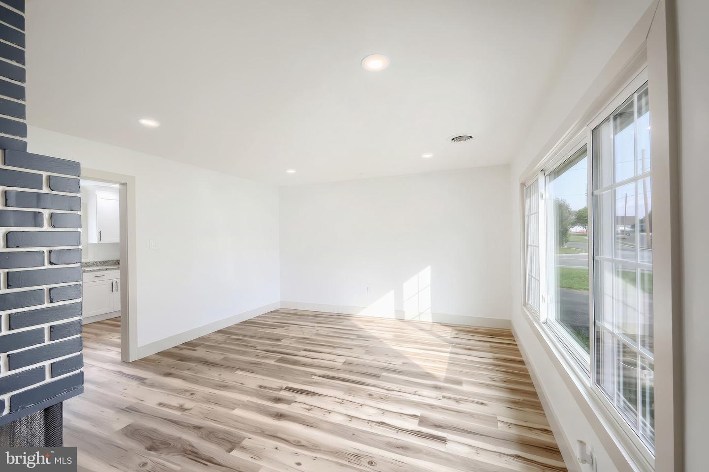 1512 Continental Rd Property Photo 6