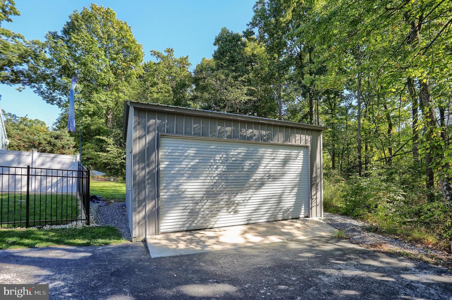 708 Range End Rd Property Photo 4