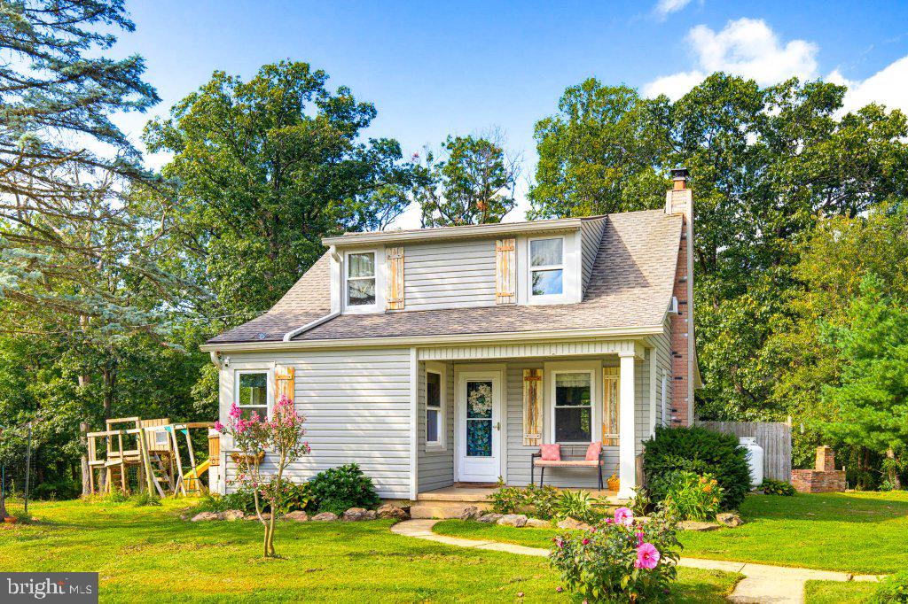 801 Old Commons Rd Property Photo 1