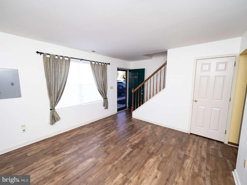 110 Orchard Ln #6 Property Photo 3