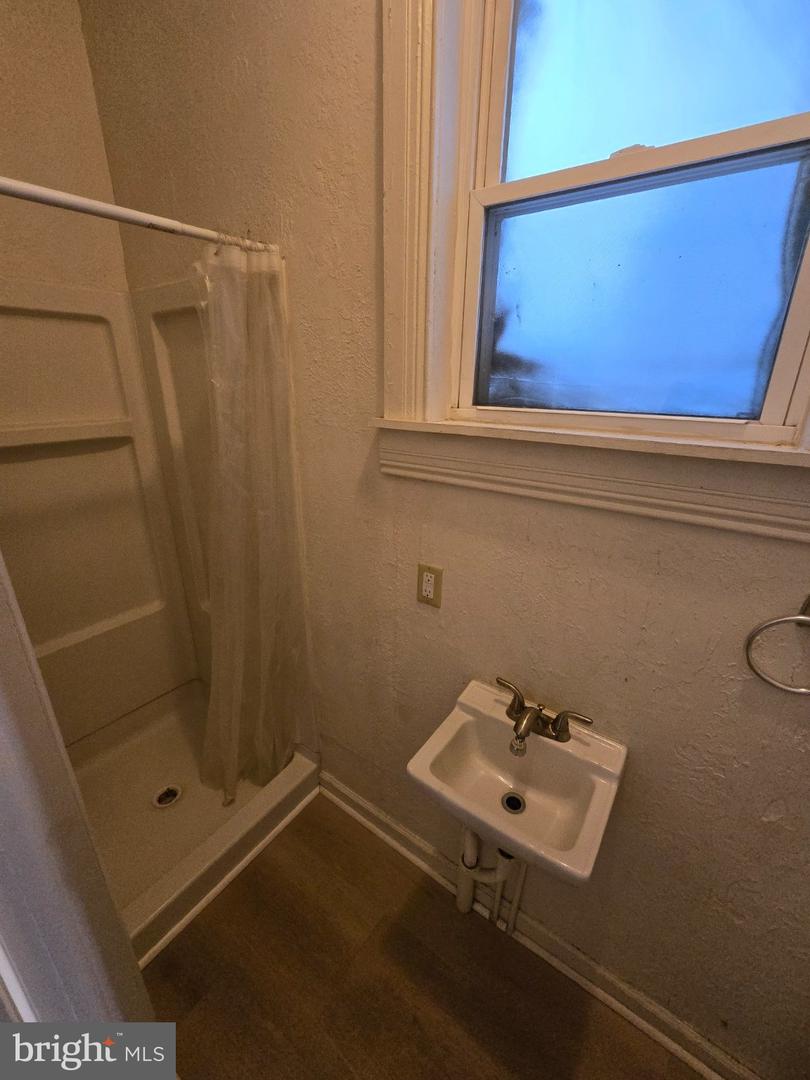 437 Cleveland Ave Property Photo 4