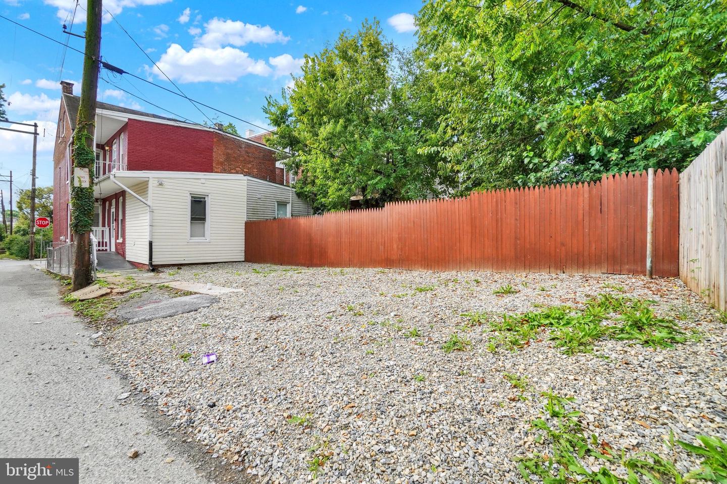225 W Front St Property Photo 7