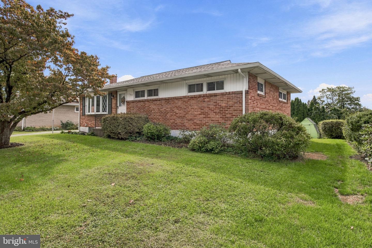 1790 Pelham Dr Property Photo 1