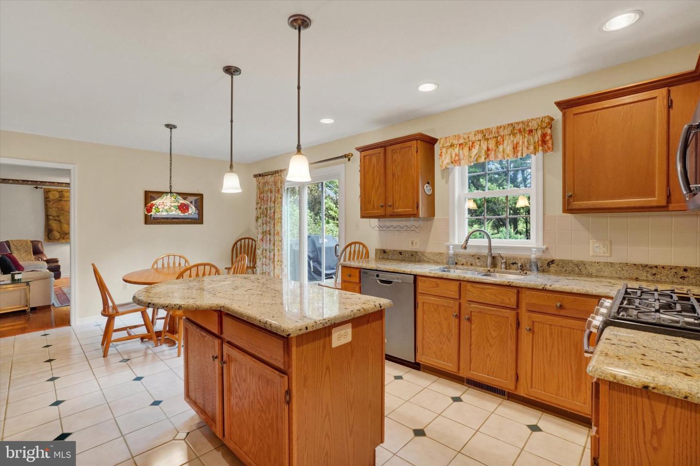 25 Martingale Dr Property Photo 10