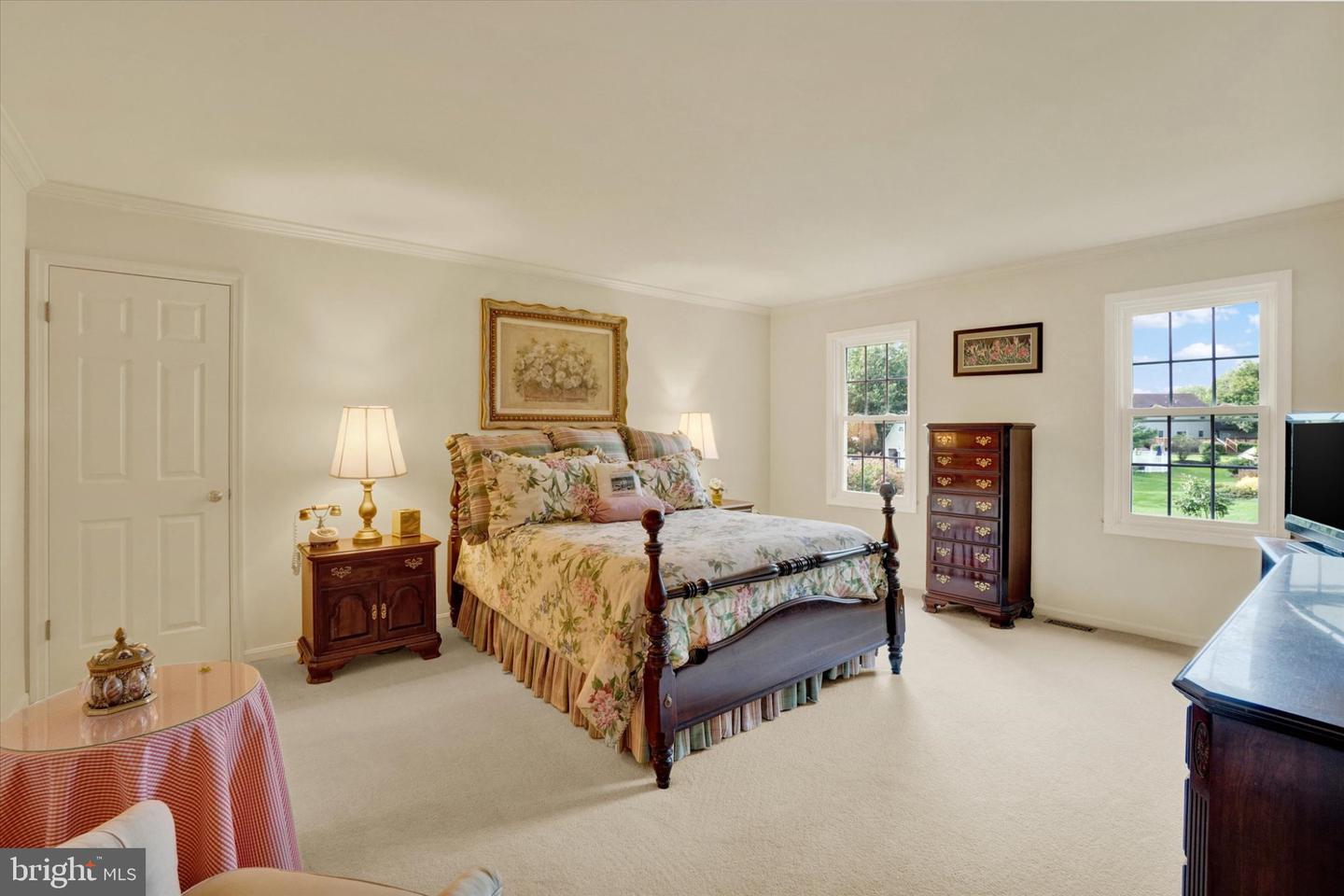 25 Martingale Dr Property Photo 14