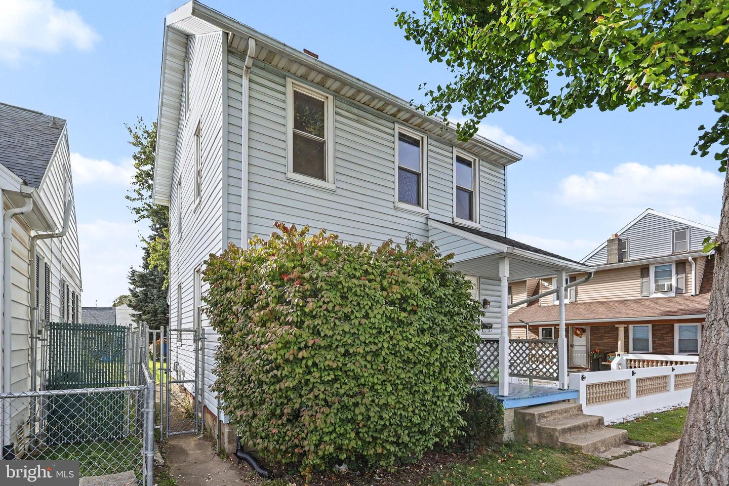 324 S Sherman St. St Property Photo 4