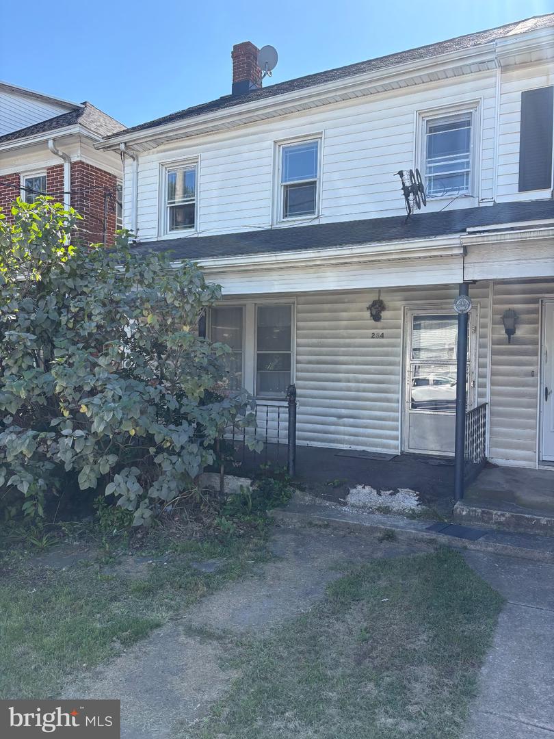 284 N Main St Property Photo 1
