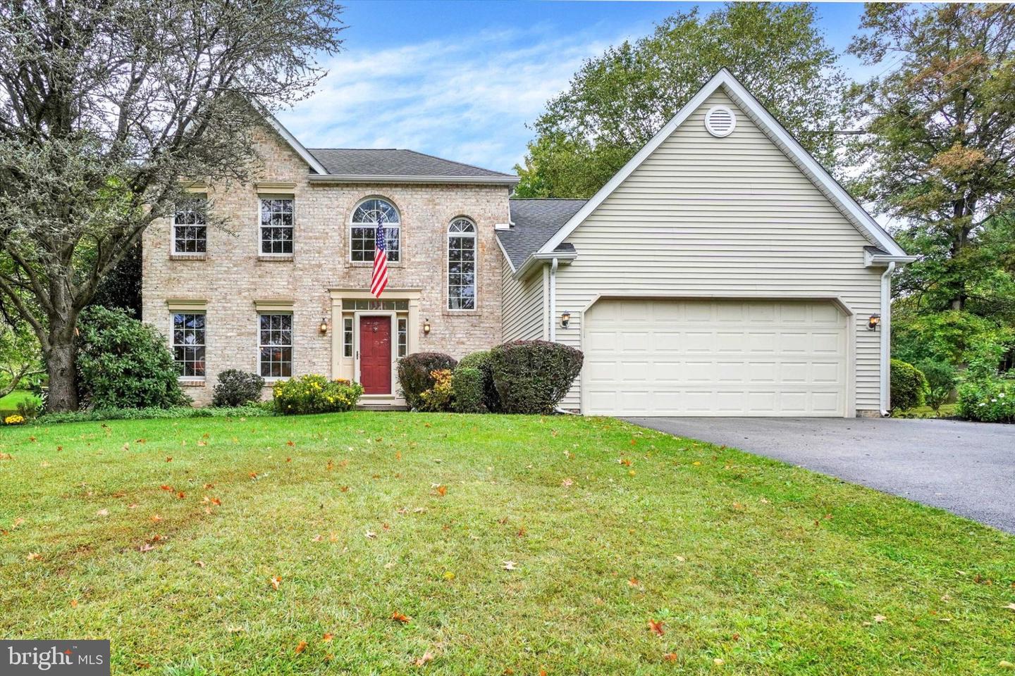 142 HERSHEY CIR Property Photo 1