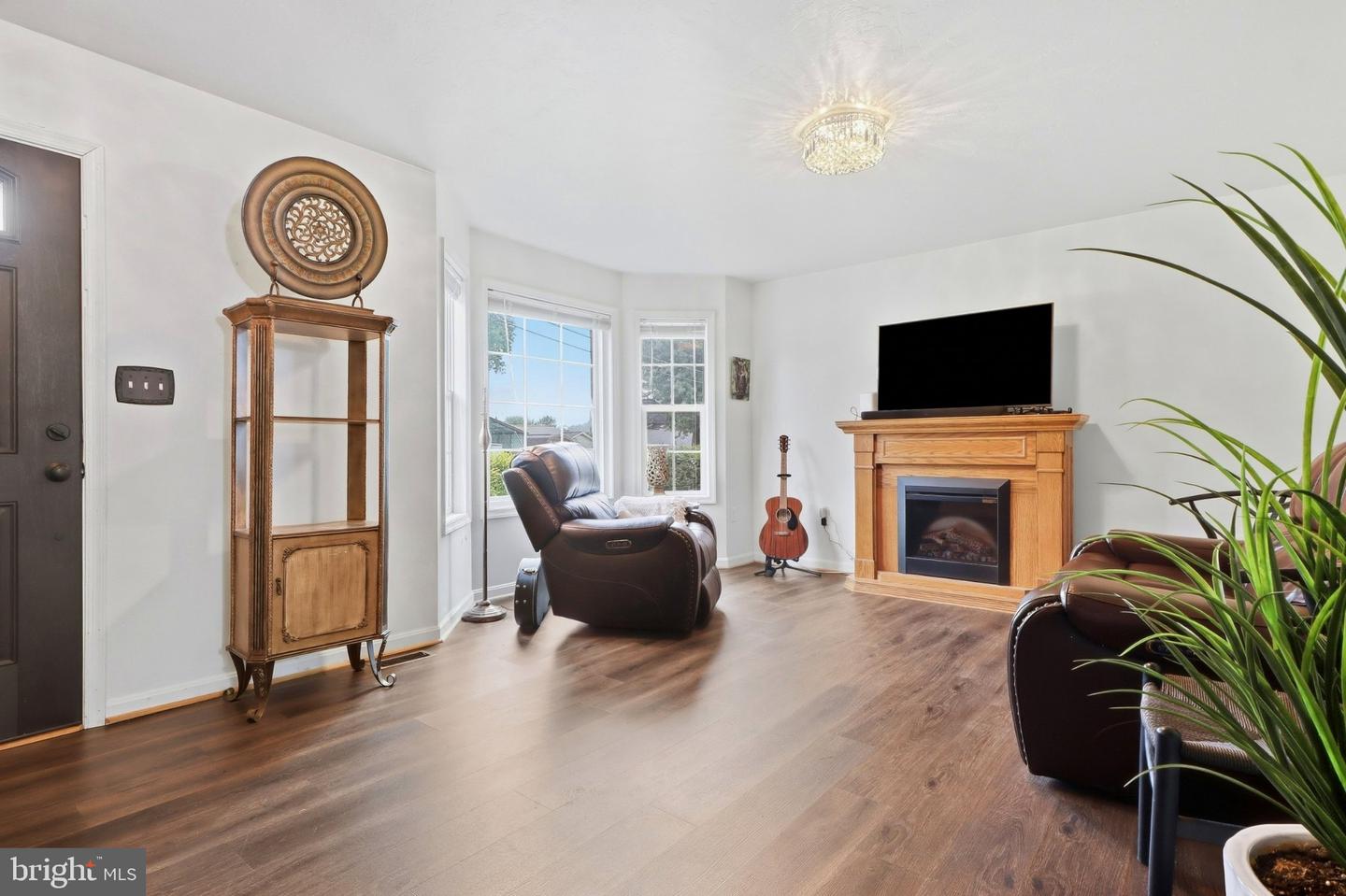 120 Peter St Property Photo 7