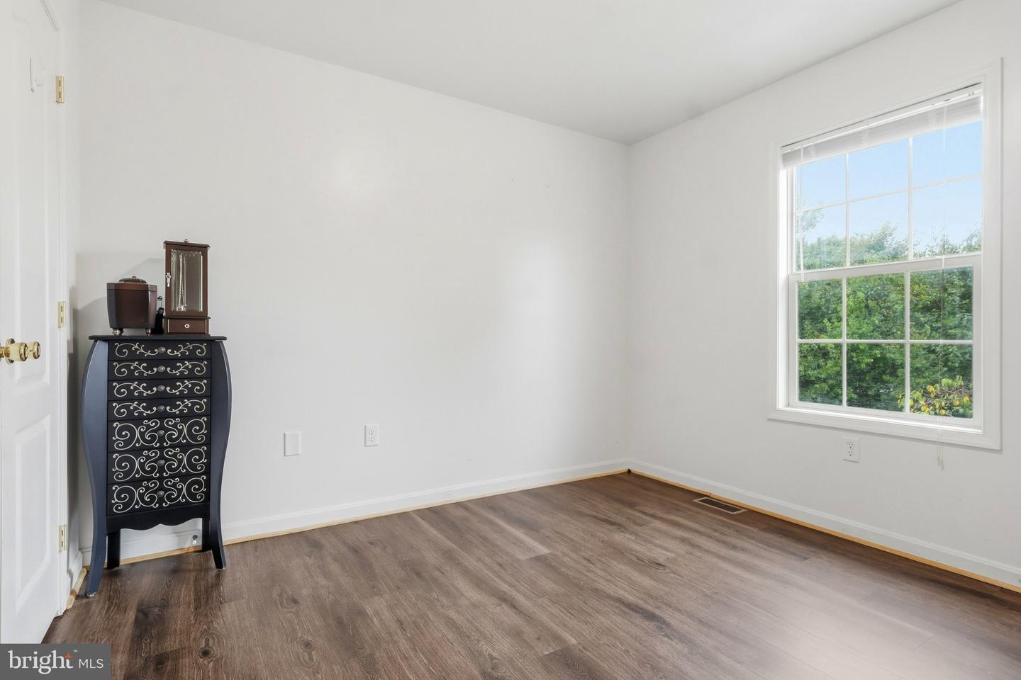 120 Peter St Property Photo 23