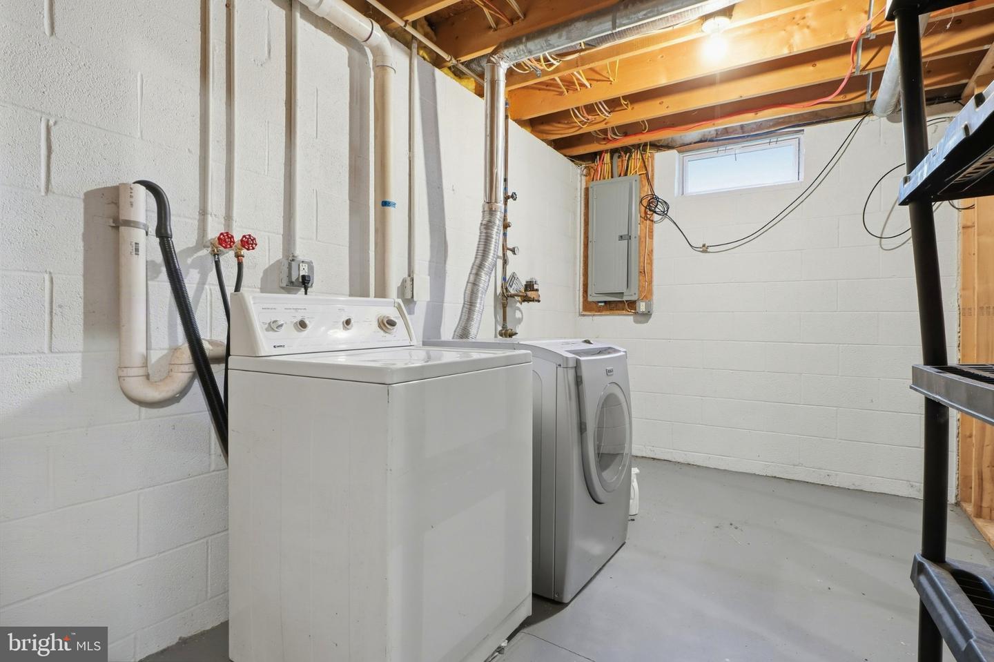 120 Peter St Property Photo 31