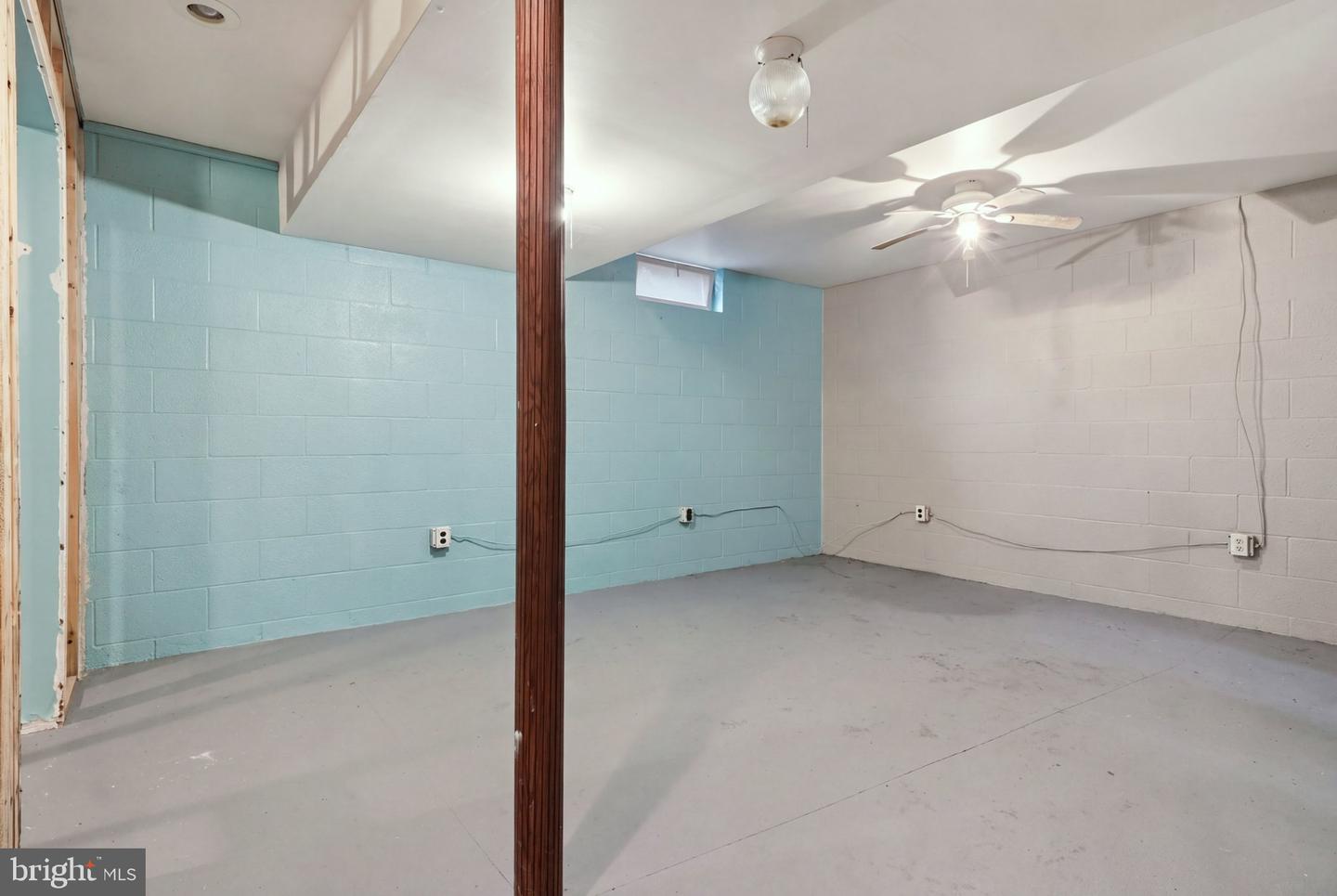 120 Peter St Property Photo 32