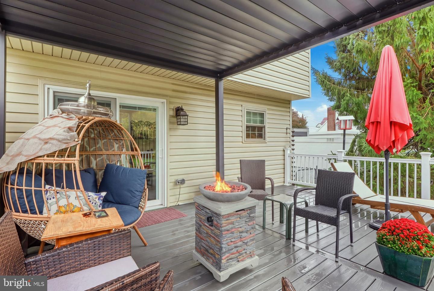 120 Peter St Property Photo 33