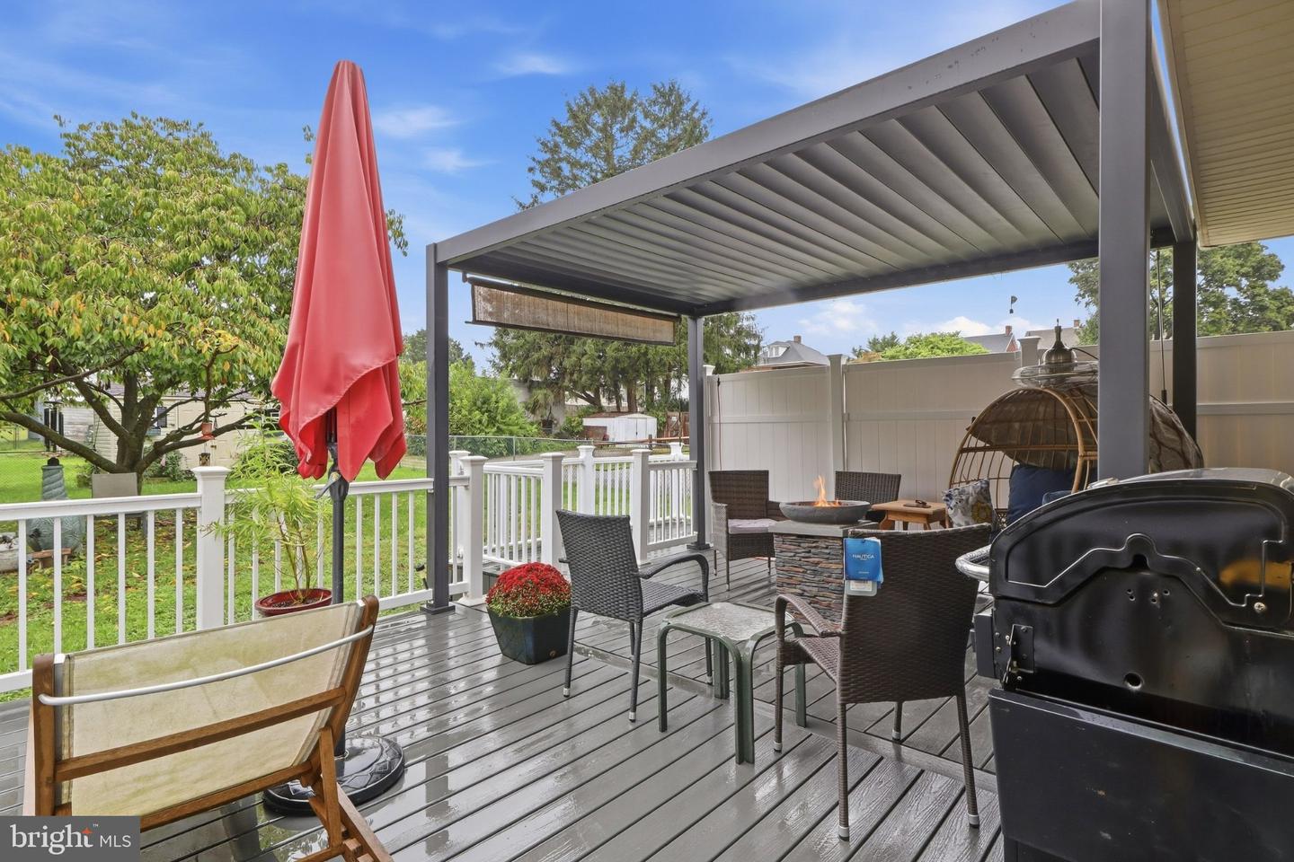 120 Peter St Property Photo 34