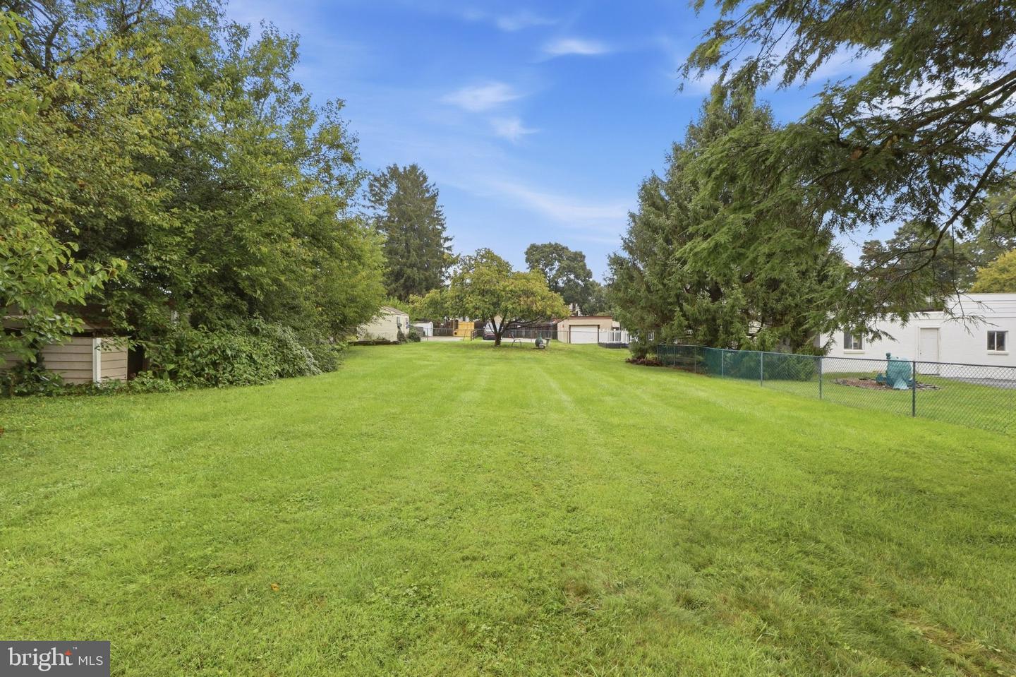 120 Peter St Property Photo 39