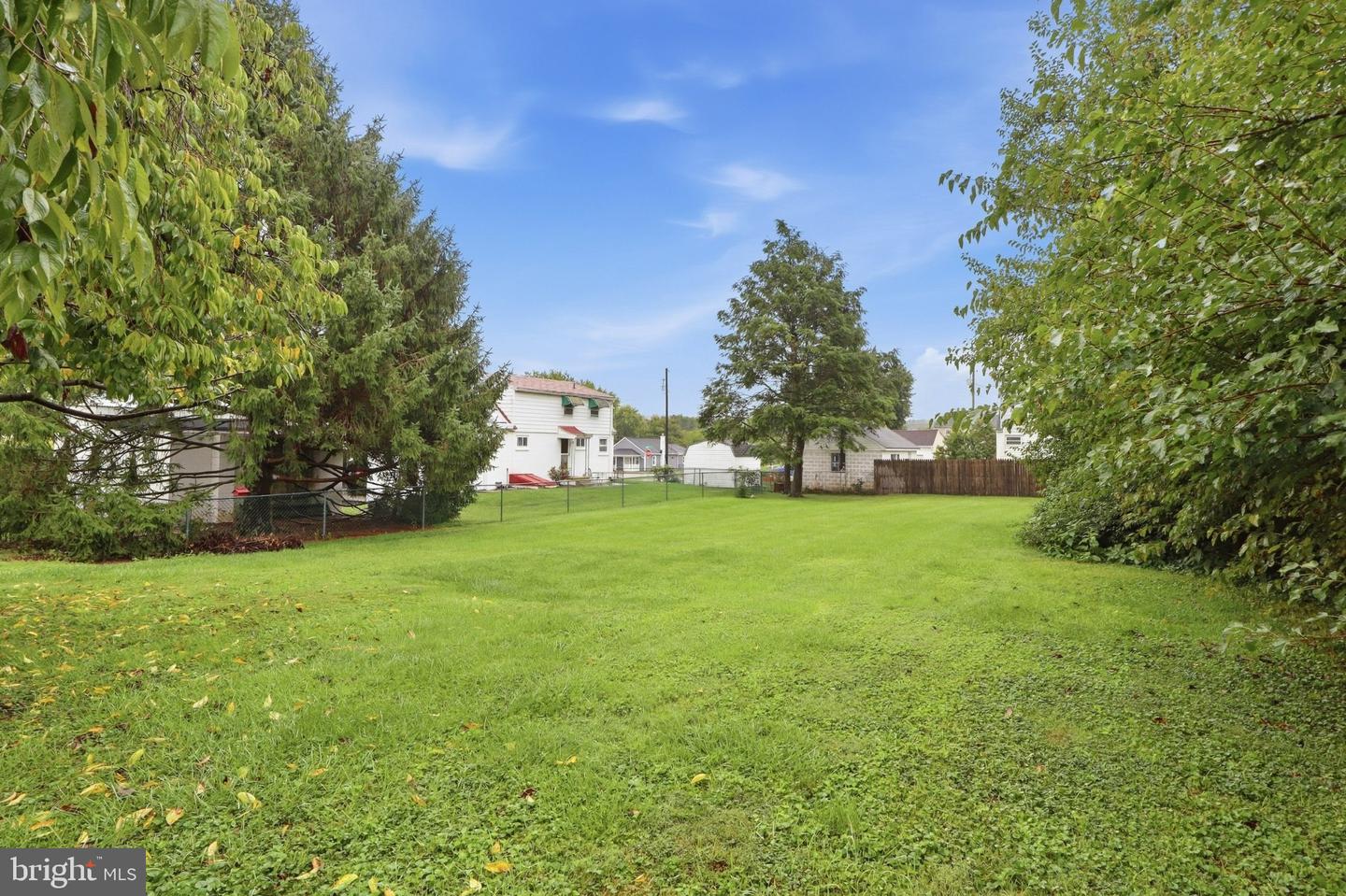120 Peter St Property Photo 45