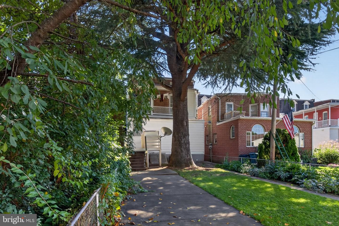 1419 W Market St Property Photo 5