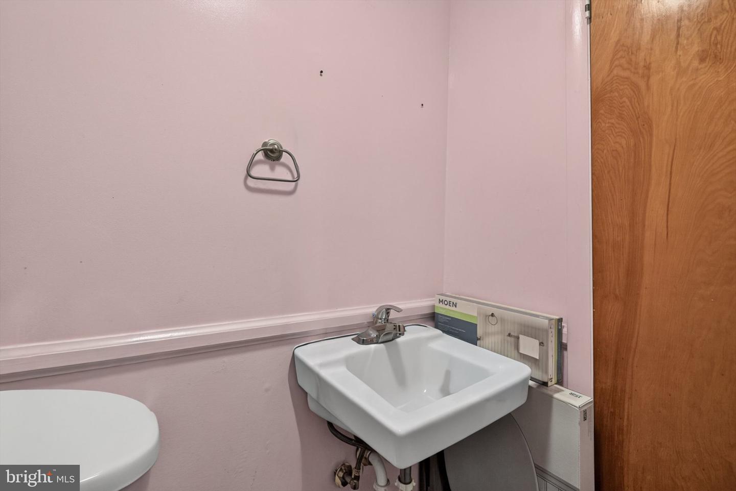 1419 W Market St Property Photo 28