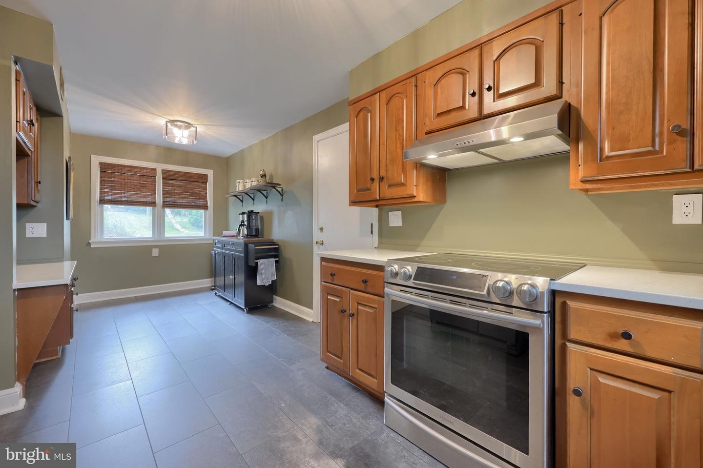983 Brockie Ln Property Photo 12