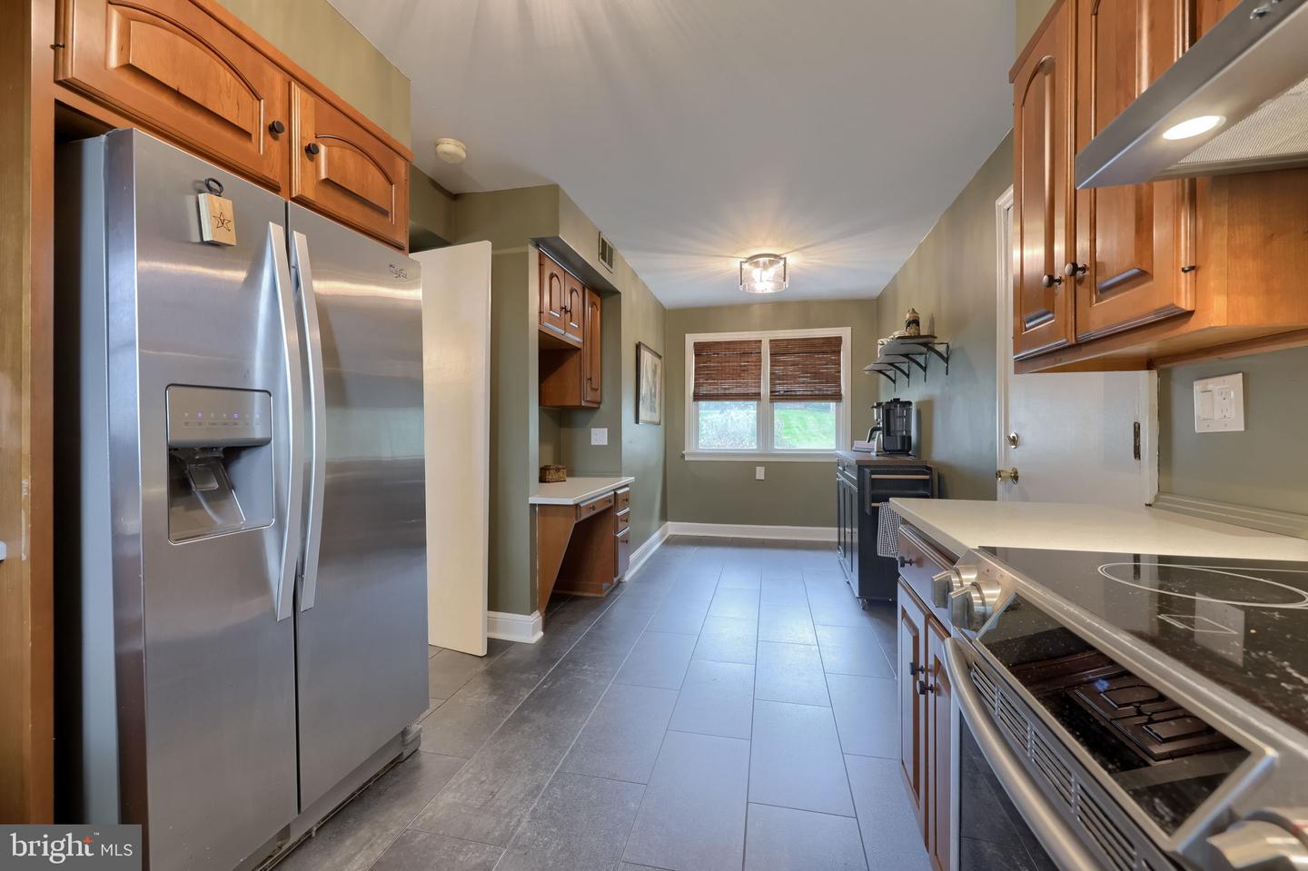983 Brockie Ln Property Photo 14