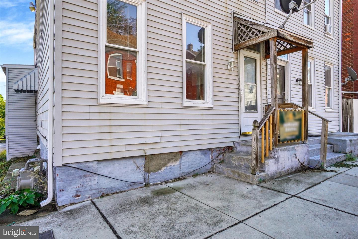 459 Juniper St Property Photo 3