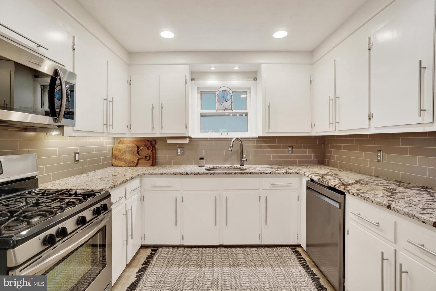 4090 Old Orchard Rd Property Photo 6